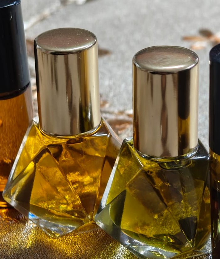 8 ml faceted attar flacon